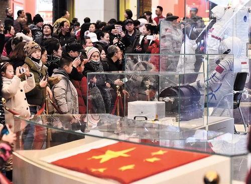 青青国产手机免费视频,免费视频盛宴，畅享智能生活新体验